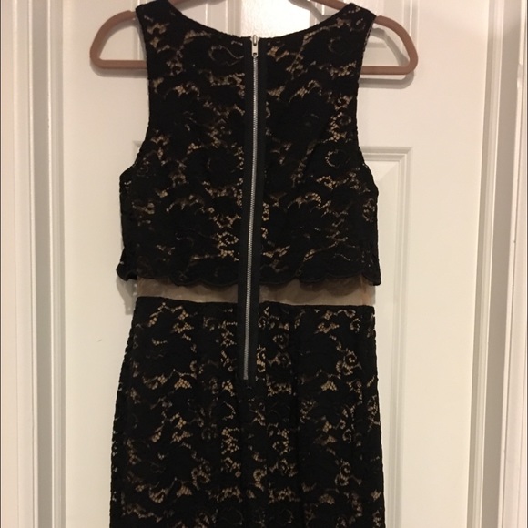 Black lace over beige under dress. Super flattering style - Picture 3 of 11
